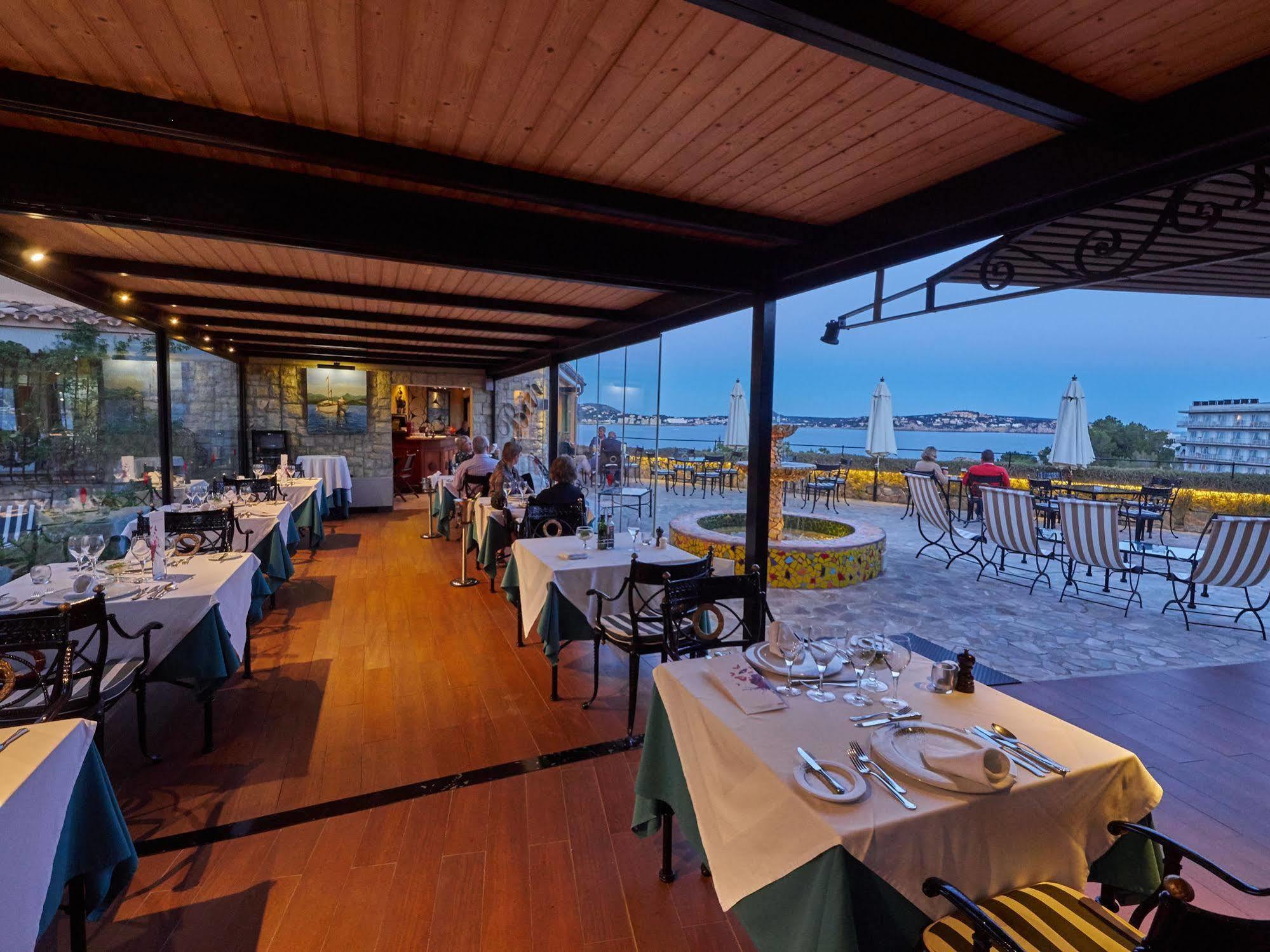 Hotel Petit Cala Fornells باغيرا المظهر الخارجي الصورة
