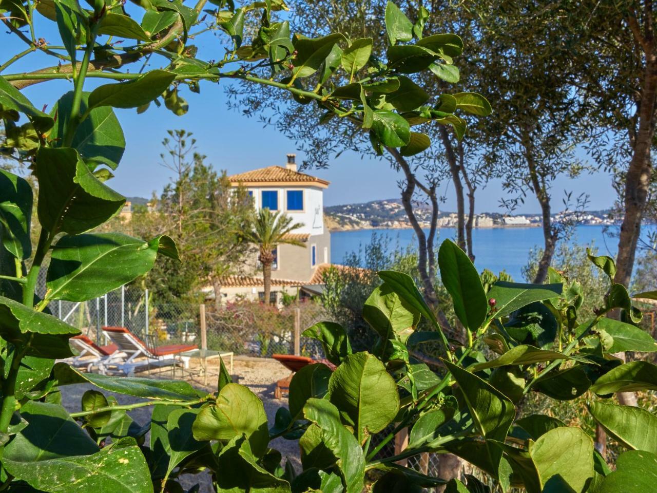 Hotel Petit Cala Fornells باغيرا المظهر الخارجي الصورة